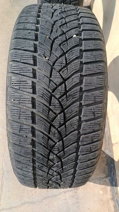 Зимни гуми Goodyear