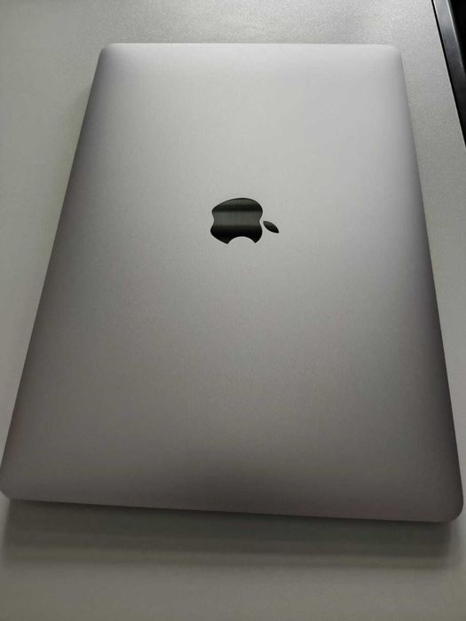 Vând Macbook Air 13-inch
procesor Apple M1 , 8 nuclee CPU si 7 nuclee GPU,
8GB, 256GB, Space Grey, INT KB [mgn63z