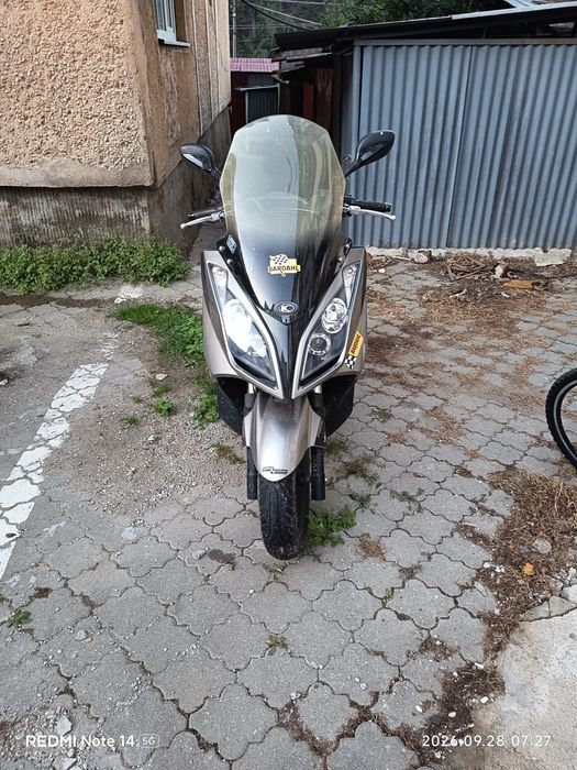 Vând sau schimb scuter cu auto