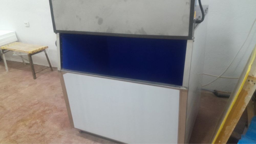 "Чешуйчатый льдогенератор Icesnow (1 тонна/сутки) — 2025 г.в."