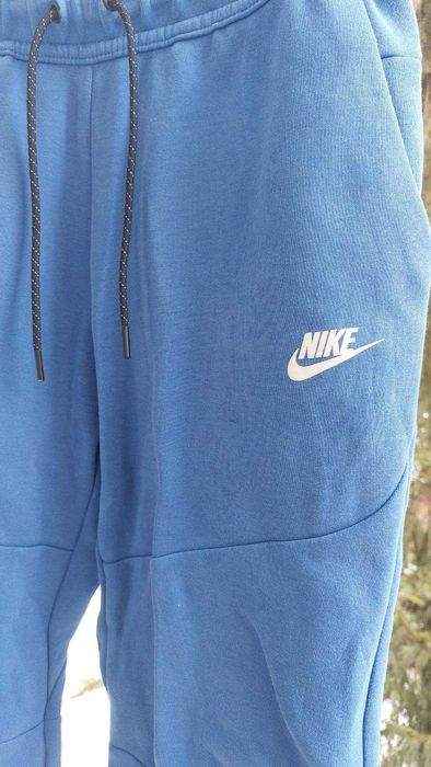 Ще се изпраща Долнище NIKE Tech Fleece SPORTSWEAR като ново