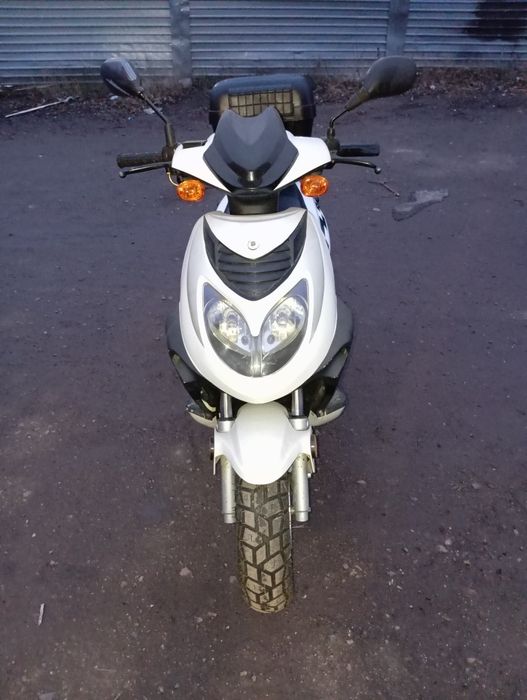 Продам скутер Рейсер.