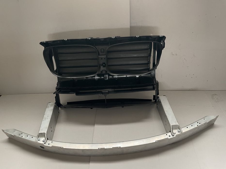 Trager tragar BMW seria 7 F01 F02 F04 deflector bara intaritura