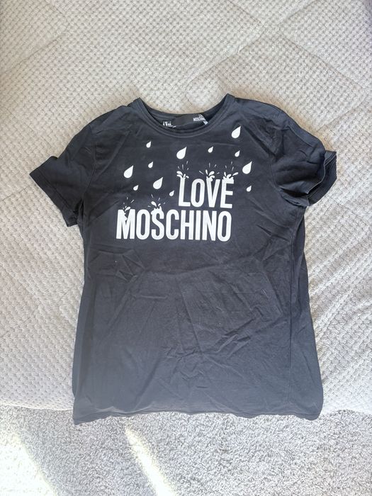 Оригинални тениски на GUESS и LOVE MOSCHINO