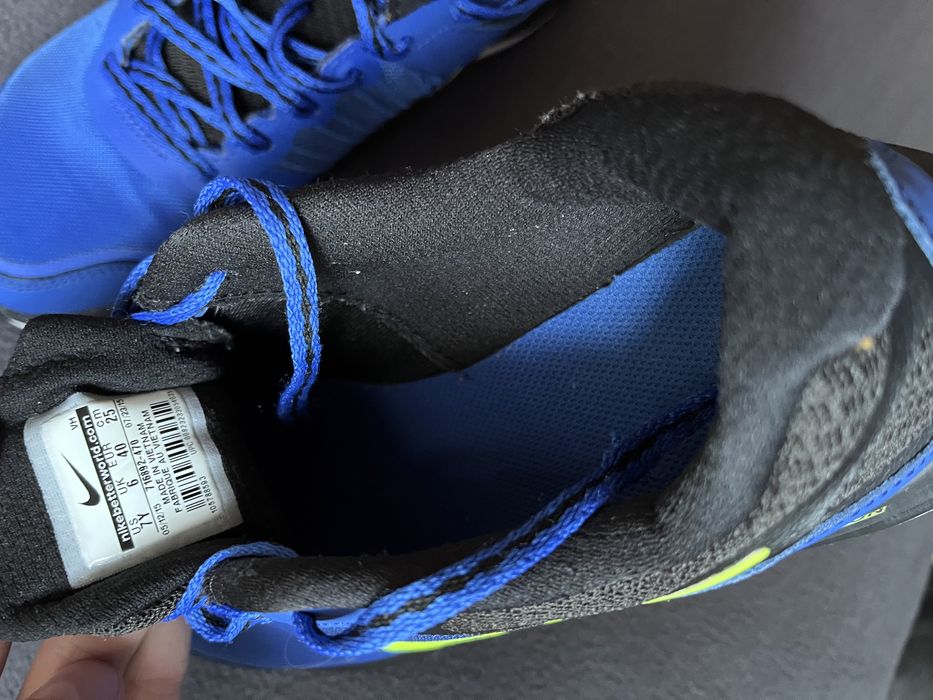 Adidas Nike dual Fusion x