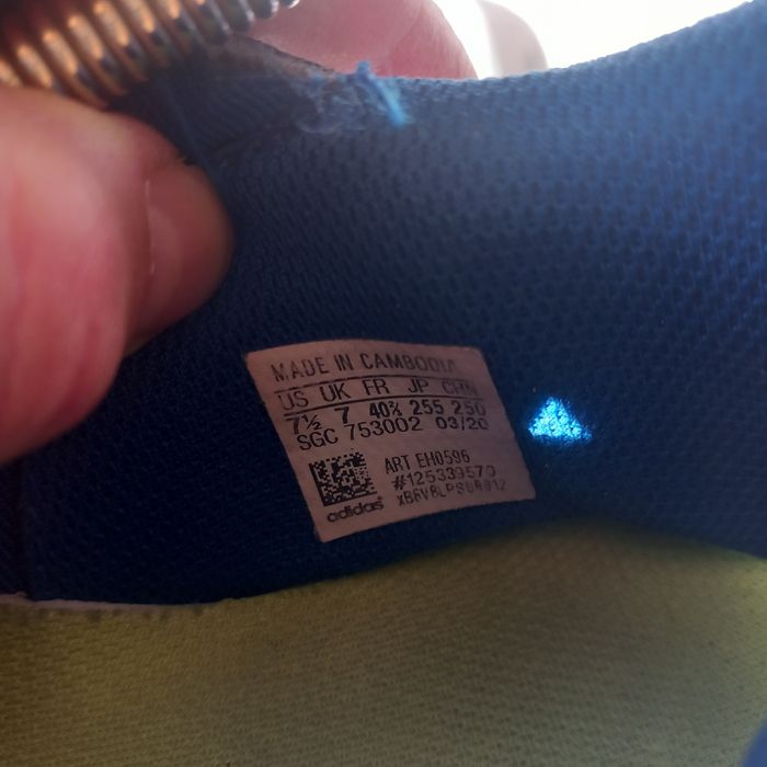 Adidas sintetic nr. 40,5