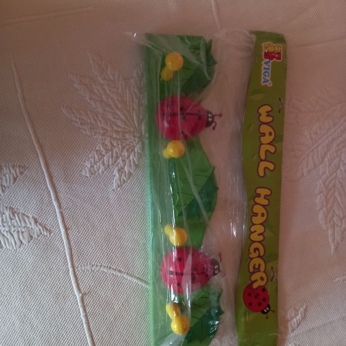 Детска закачалка за стена