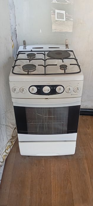 Продам газ плиту