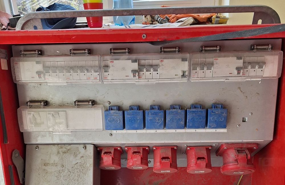 Panou electric  trifazat și 220