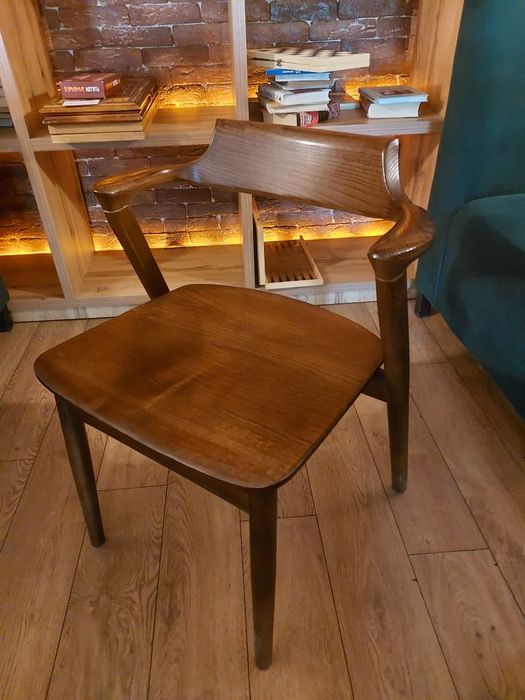 Продам деревянные стулья