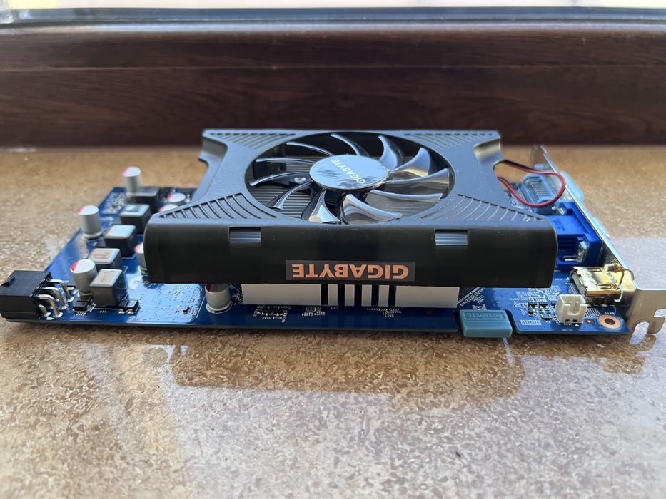 Vand placa video Gigabyte GeForce 9800GT