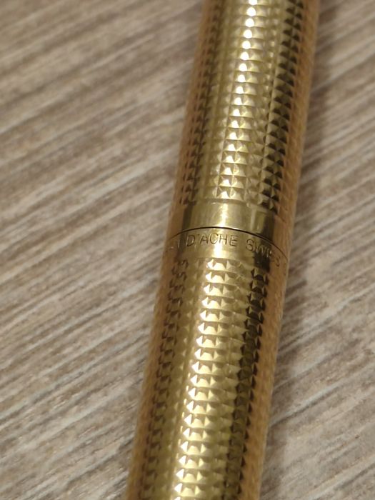 Stilou placat aur Caran d'ache fara peniță cu piston