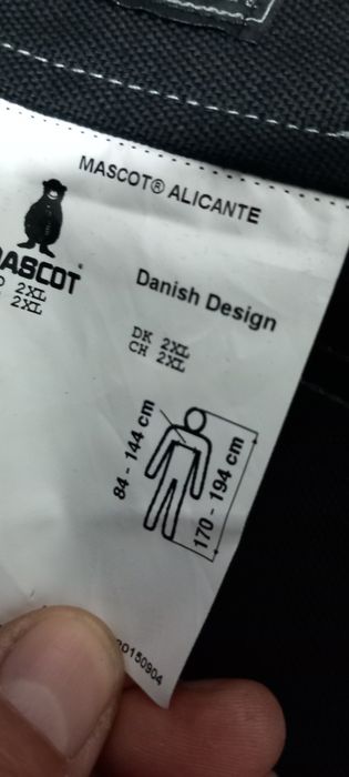 Jacheta salopeta Mascot