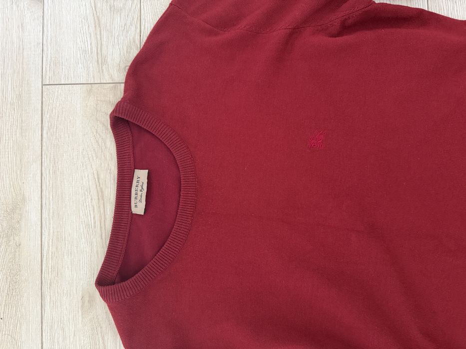 Свитер Burberry красный