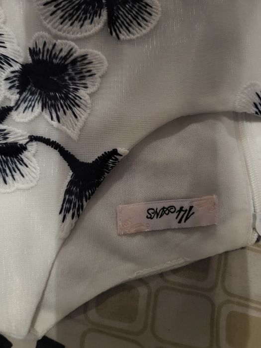 Детска рокля с дантела