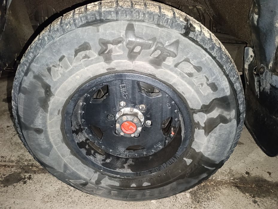 Резина с дисками 6-139.7 R15. Вылет -15