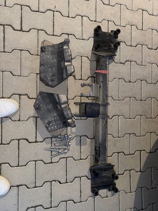 Теглич за ауди Q7