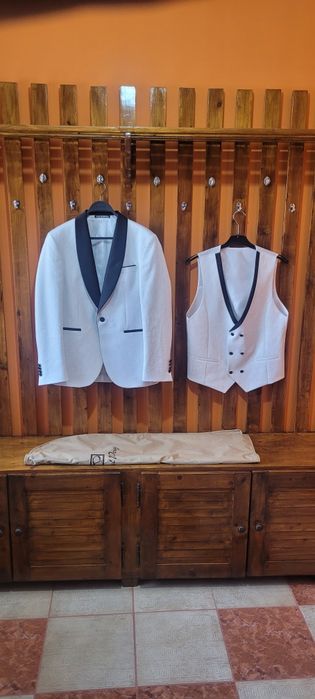 Vand costum Mire