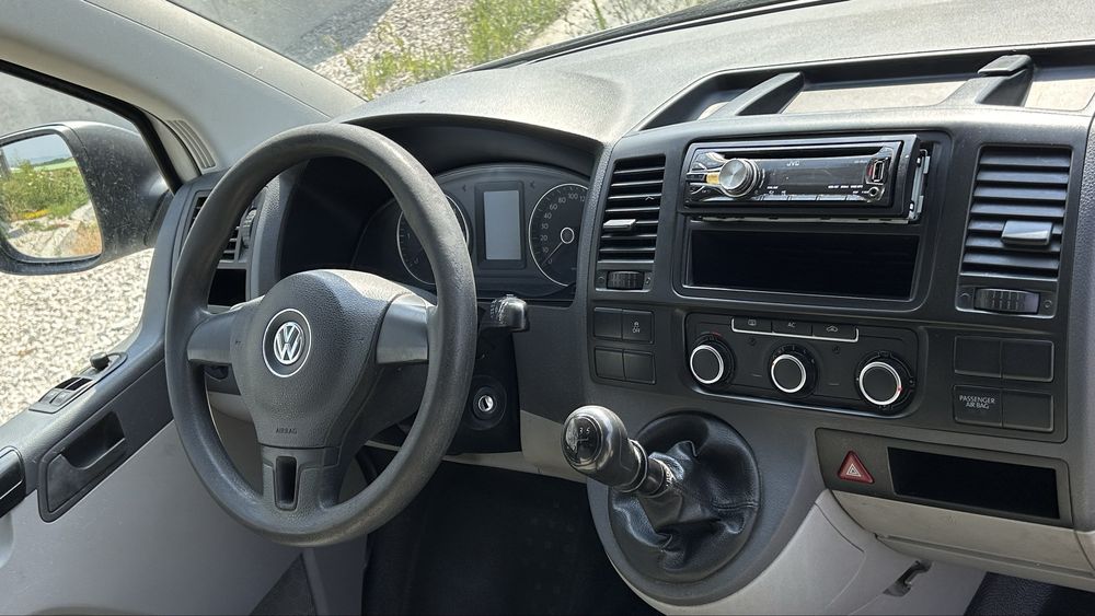 Vand Volkswagen Transporter cu clima