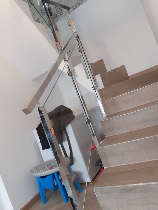 Scari din inox-balustrade-copertine si porti din fier