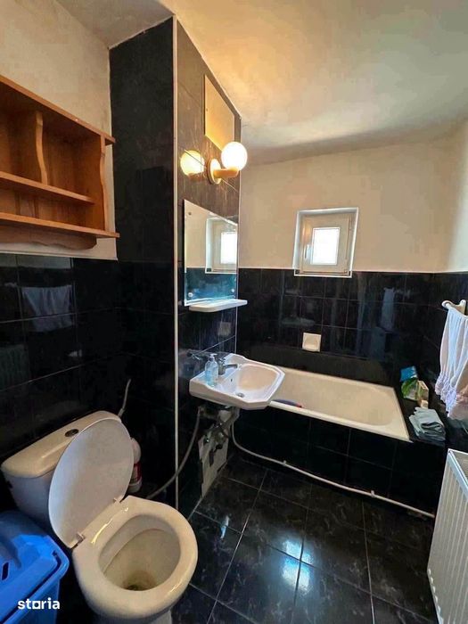 De vanzare apartament cu 3 camere si 2 balcoane,zona Roman Voda 71900e