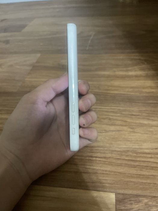 Айфон 5С с деффектами