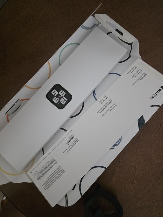 Продается смарт часы apple watch SE