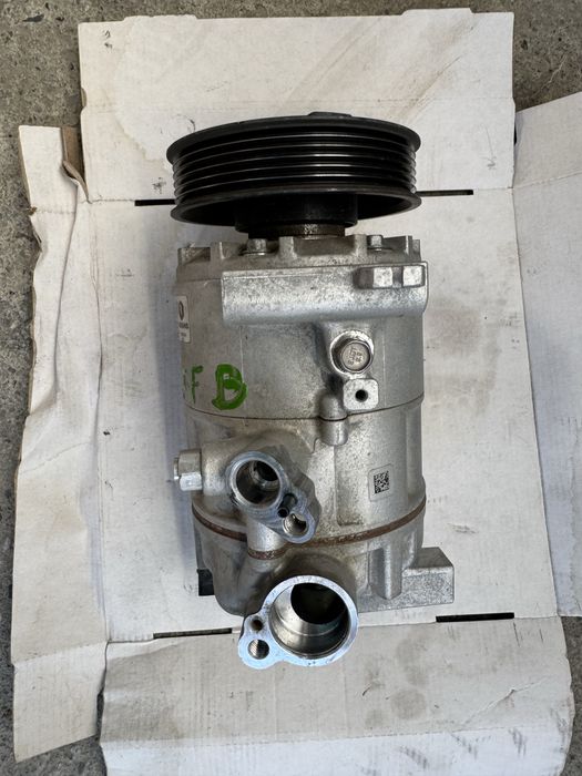 Compresor ac NOU marca valeo pt 2.0 cffb passat b7 jetta skoda golf6