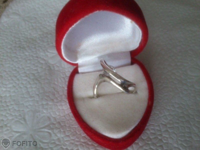 Различен сребърен пръстен