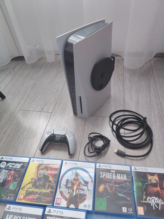 Ps5 Disk + 8 jocuri ( consola este banata online)
