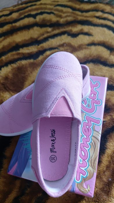 Продам детскую обувь