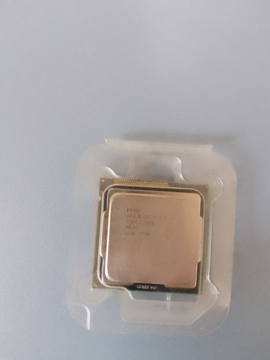 Продаётся процессор i3 2100