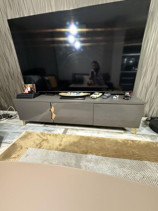 Шкаф за телевизор