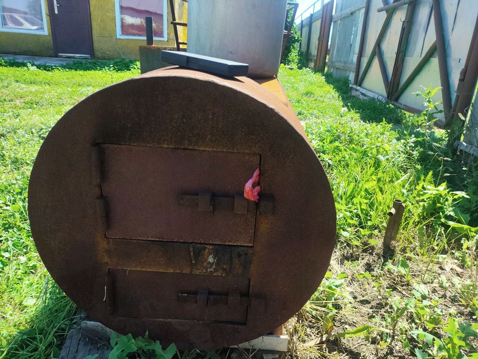 Продам печь на твердом топливе дрова ,уголь