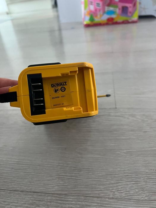 DeWALT DCF850 – Nouă, testată