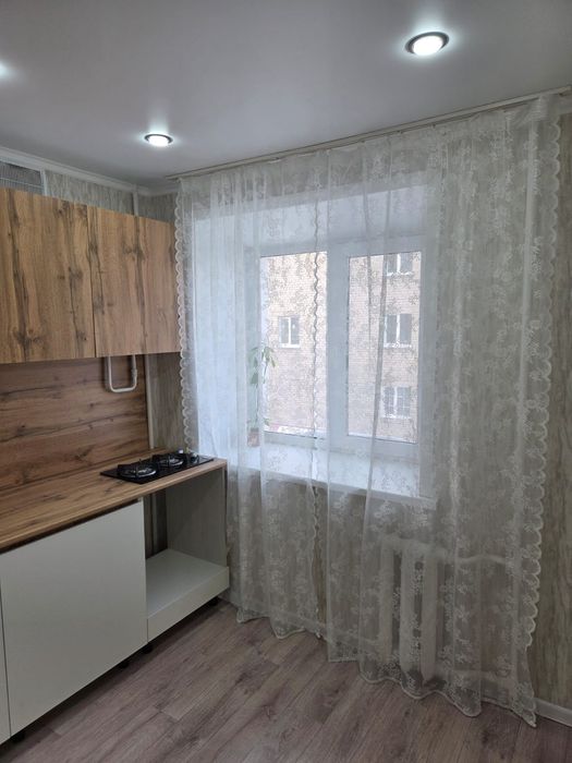 Продам 1к центр ул. Конституции