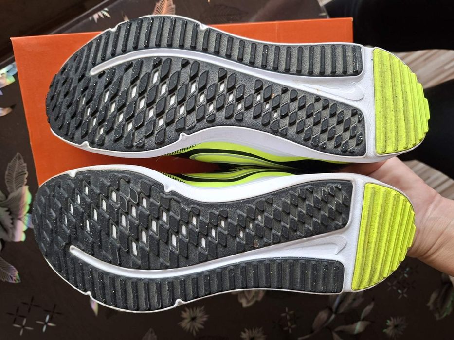 Нови маратонки NIKE