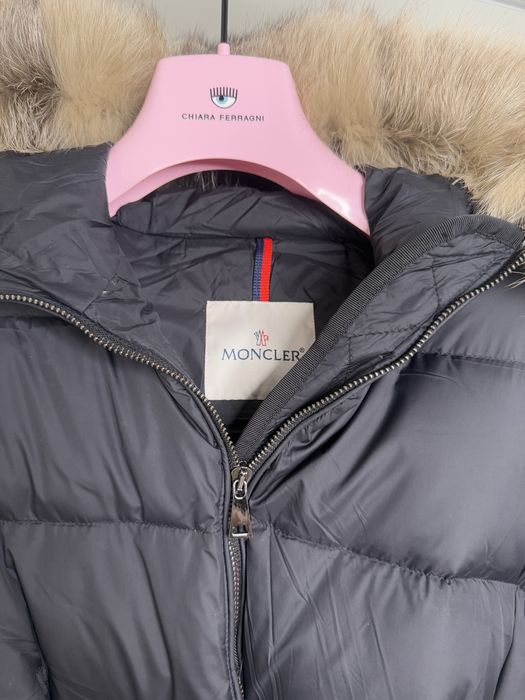 Продам куртку монклер новая