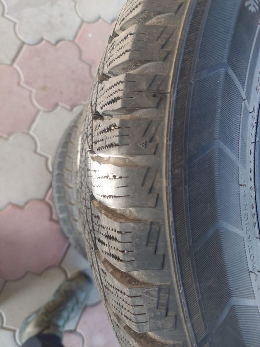 Шины зимние б/у 225/60/17