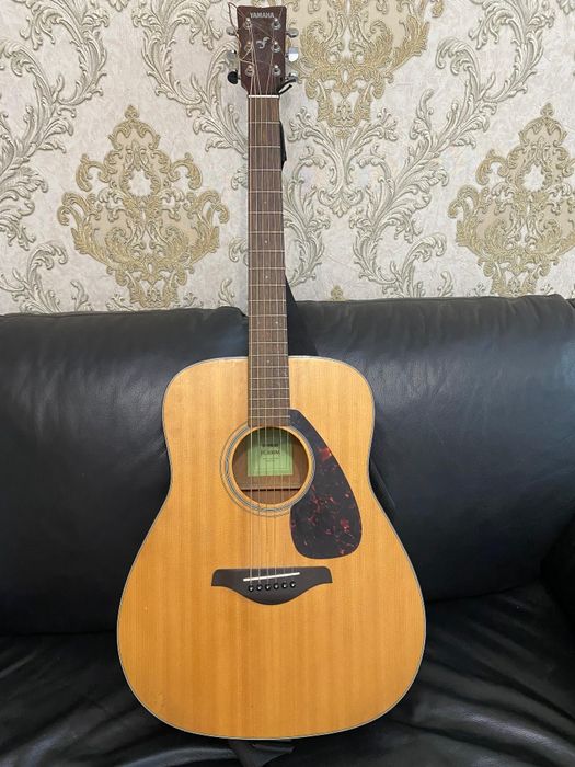 Yamaha fg800 + чехол.