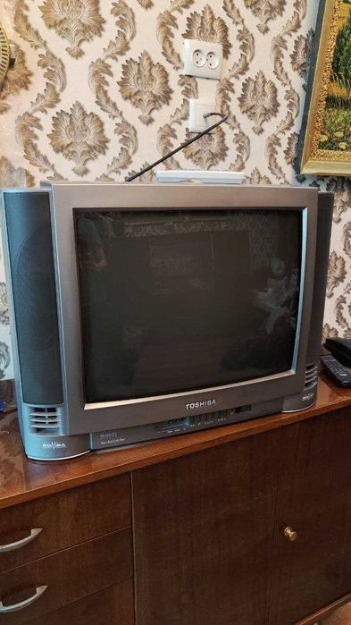 Телевизор Toshiba Bomba, б/у, 21 дюйм