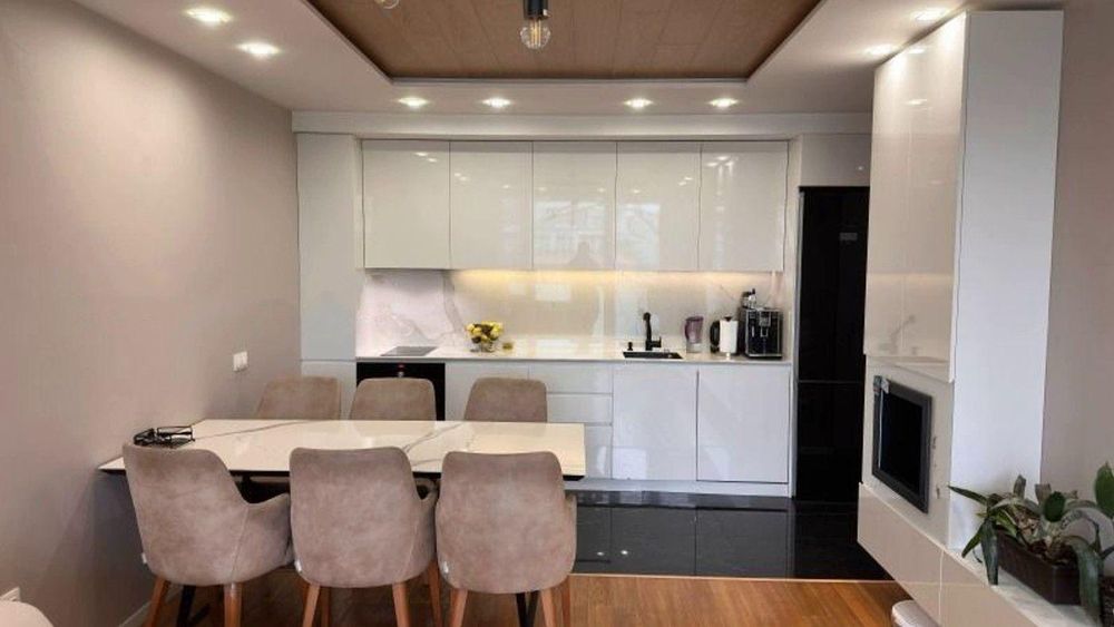 Дава се под наем Тристаен апартамент в София, Изгрев - 110 кв.м за 1350 € - Снимка #2