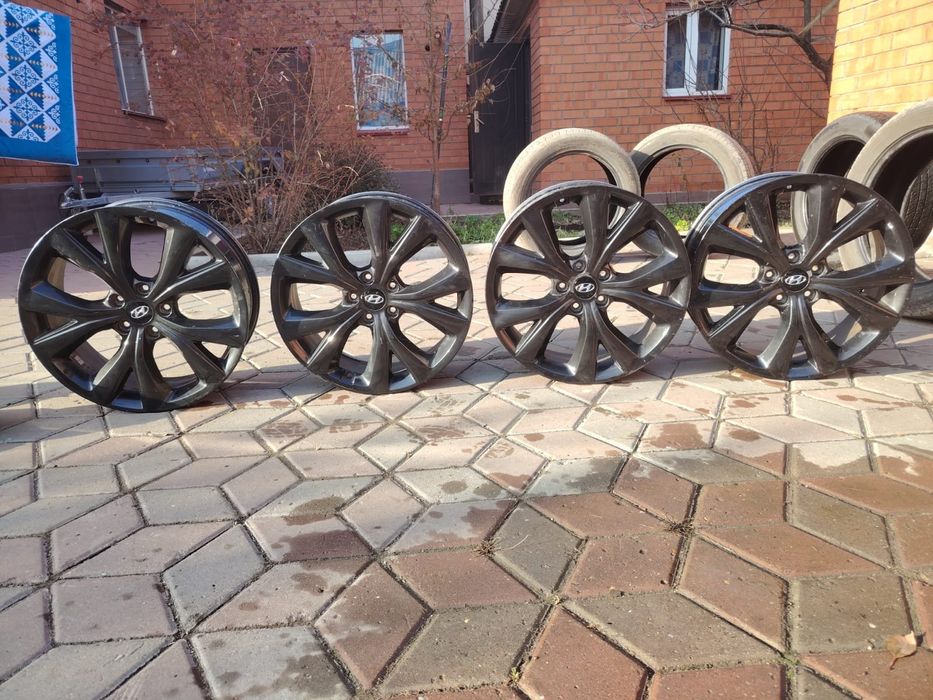 Продам диски и покрышка