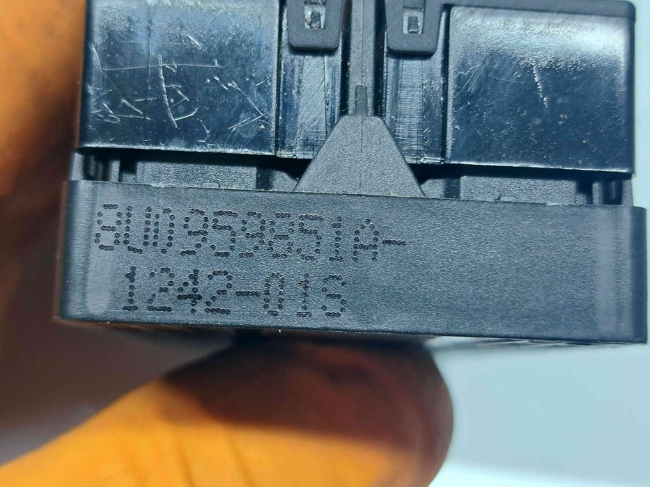 Butoane comanda geamuri sofer Audi Q3 (8UB) [Fabr 2011-2018] 8U095985