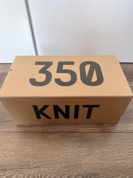 Yeezy 350 V2 CMPCT Slate Bone - нови - 43 1/3