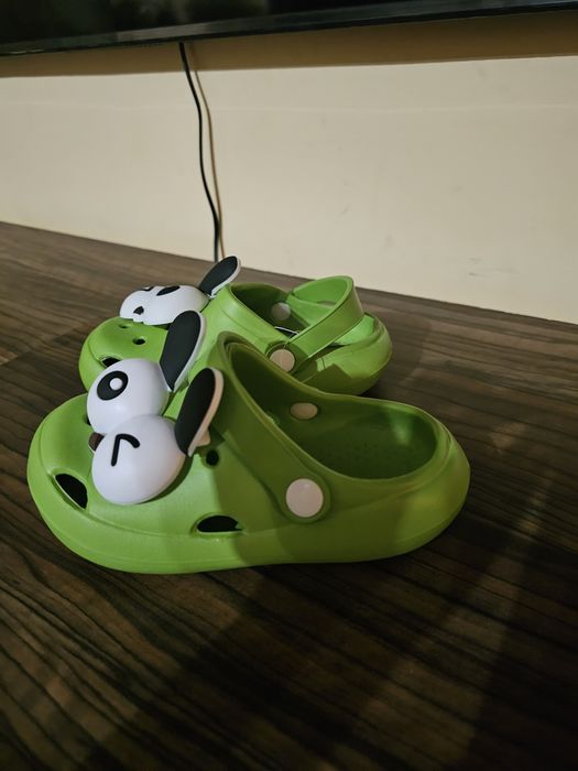 Slapi tip crocs baieti