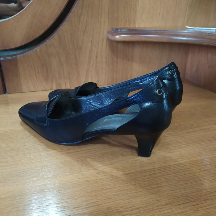 Кожаные туфли 36 размера