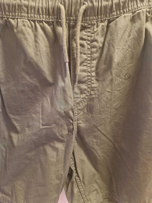 Продават се мъжки къси панталони