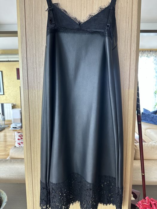 Рокля с кожен ефект Фетиш