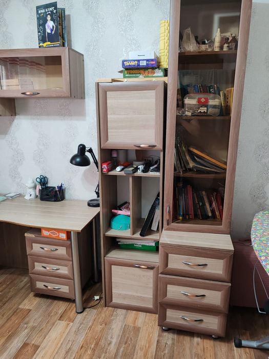 Продам гарнитур подростковый